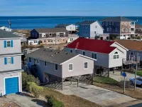 Ocean Views -Dog Friendly- 3rd Row From The Beach