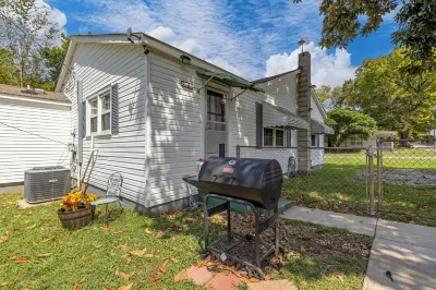 ReNew At JW's & bring your Dog too! Hotels near Publix Super Market at Renaissance City Center