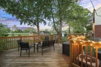 Charming Oasis near Metro: Arcade, Coffee, Parks