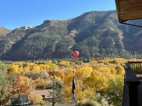 STUDIO 203: AMAZING Mountain Views - 5 Minutes to Downtown Durango! Pet Friendly