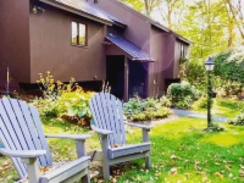 Windfall @ Quechee Club VT: Cozy Updated Condo  A/C, Fireplace -Ski -Golf -Renew Hotels in Quechee
