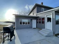 The Windmill Retreat - Large country home with big yard