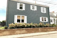 Charming Hydrangea Cottage in Sewickley Village 4bd/1.5 b - 20 min to Pittsburgh