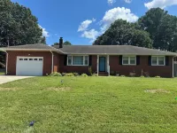 3-bedroom home away from home in fabulous Chesapeake, Virginia. Hotels near Canal parking - restroom