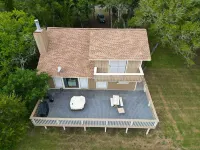 Minutes to the Beach! Family friendly House with lots of fishing oppurtunity!