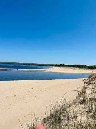 Welcome to your Home away from Home. Trail 12 just 200 feet from the front door. Отели в г. Гринленд Тауншип