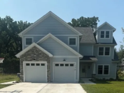 6-bedroom vacation home just a 5-minute walk to Lake Michigan 卡斯科酒店