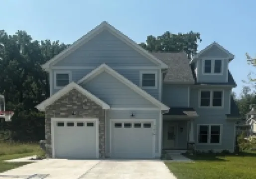 6-bedroom vacation home just a 5-minute walk to Lake Michigan