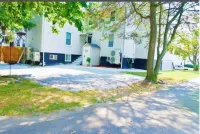 Unique, Modern and Lovely Space!  호텔