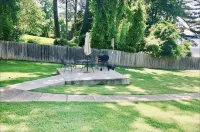 Cozy condo on Lake Hamilton with pool