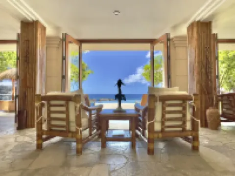 Exotic Kona Bay Hawaii Beachfront Tropical Paradise Stunning Home.