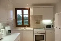 INDEPENDENT HOUSE 'hydrangeas' more than 50 varieties of hydrangeas