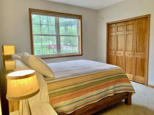 Large Lake Home - 15 min from South Haven