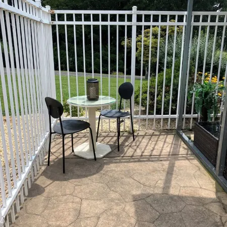 Studio w/pool & hot tub -only minutes to Triple Crown hiking trails Отели в г. Ботетот