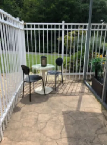 Studio w/pool & hot tub -only minutes to Triple Crown hiking trails