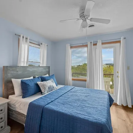 Renovated, Pet-Friendly,  with HOT TUB - Highly Walkable Location