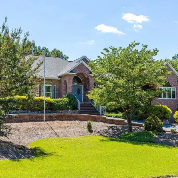 Large House w/ Private pool - perfect for Golfing Groups (12) beds