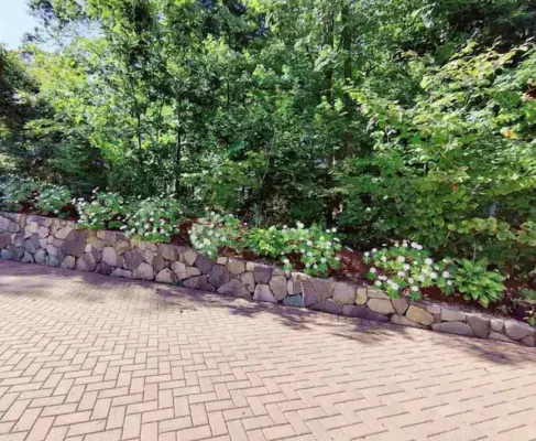 Peaceful 2BR near US Route 1 and Boston.