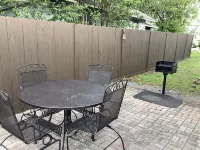 Cottage Cozy Corner Boat Parking 2 Blks. from Boat Ramp 7 Min. Drive to Beach