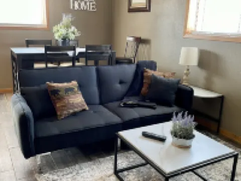 Store that boat inside!  Blocks to boat ramps/Marina & Restaurant Hoteles en Chamberlain