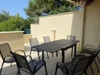 House with large wooded grounds Hotels in Mérindol