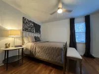 COTTAGE AT THE PARK. ダンカン・パーク湖周辺のホテル