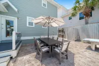 Across Beach, Pool, Pool Table,Ping Pong, Golf Cart Rental, Amazing Yard, 7 BR - Private Pools
