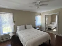 GREAT FOR FAMILIES! 3 MINUTE WALK TO MAIN STREET & 1 MILE FROM WINDHAM SKI MT. 윈드엄 호텔