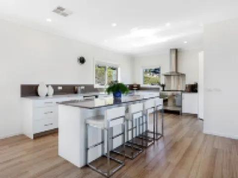 George River Park (Prestige House, 100 Acres, Animals, Bay/Mountain/Town Views)