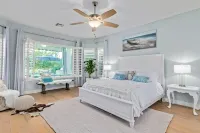 Lakefront!FREE Heated Salt water Pool, Spa! Boat! Kayak! Arcades!EV charger.