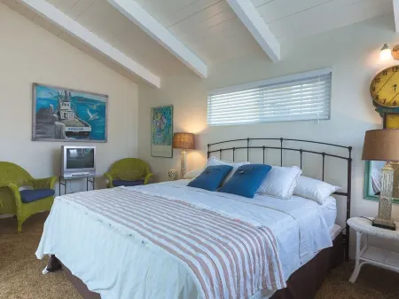 Happy Clam Casa Oceanfront Beach House w/Private GuestHouse Отели в г. Ошено