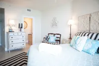 Caribe D907 Luxury Condo- Panoramic Gulf & Bay Views- Resort Amenities