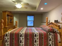 Gorgeous 3 bedroom cabin with Garage parking and Tesla supercharger close by