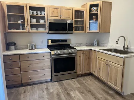 Adorable One Bedroom Chandler Casita 5 Min to Downtown Chandler Отели в г. Чендлер