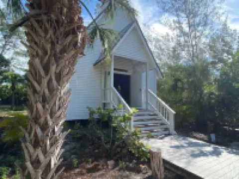 Island Getaway•Beach House•Dock•Pet Friendly•Little Gasparilla Island, WiFi Hotels in Placida