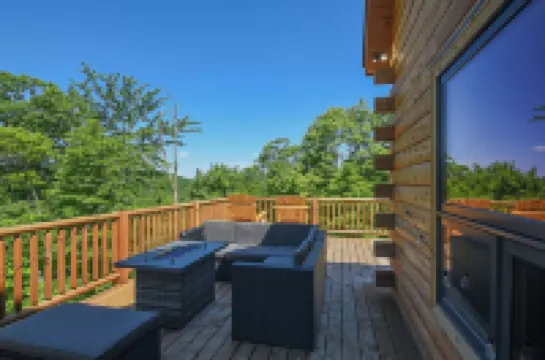 6BR New Build, Hot Tub, Fire Pit, Mtn. Views