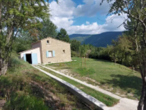 Charmante Maison Avec vue et Jardin en Pleine Nature, Proche des Commodités 雷亞內特酒店