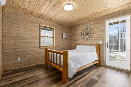 Boulder Ridge - Private Rustic 3BR Cabin