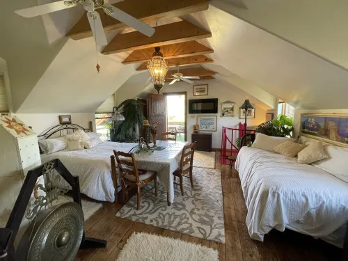 THE CASA CARMEN-ARROYO SECO! LOCATION 15 MINUTES FROM TAOS AND TAOS SKI VALLEY!