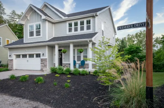 WATER VIEW@MarinaResort w/ POOL + LARGE SunRoom & Patio