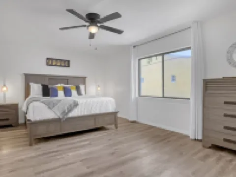 Newly Renovated Luxury Stay - Space Home By Beach & Port