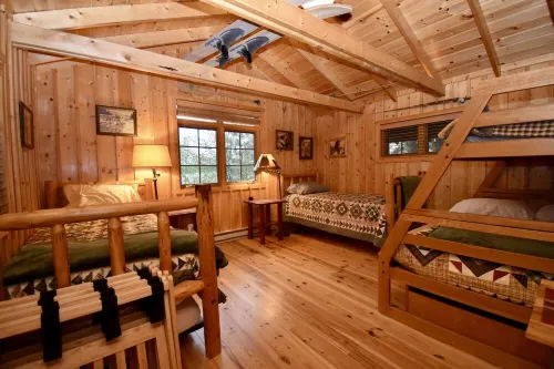 Rustic Lakefront Log Cabin Retreat w/Pontoon included Memorial to Labor Day