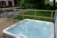House 15 people with Jacuzzi, Large Terrace near Gérardmer Hotels in Corcieux