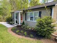 Cozy 2BR Near Marietta Square and Braves Stadium - 방갈로