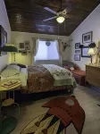 Rocky Glen Condo - forest nest on Baraboo bluff