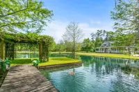 Country Villa pool hot tub game room pond