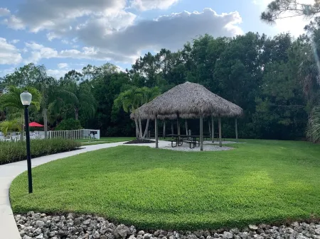 Coral Falls Retreat on 1st Floor - Lely - Booking NOW for summer!