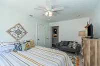 Blue Gecko at Safety Harbor - Entire Home PLUS Guest House