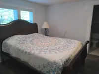 House sleeps 6. Just 5 minutes Patoka Lake boat ramp. Anglers Welcome!