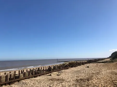 Beautiful House, Fabulous Seaview, Quiet Rd in Mundesley & Blue Flag Award Beach Отели рядом с достопримечательностью «Cromer Beach»